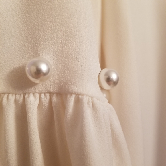 🍂 Adrianna Papell Ivory Bell Sleeve Blouse - Picture 7 of 9